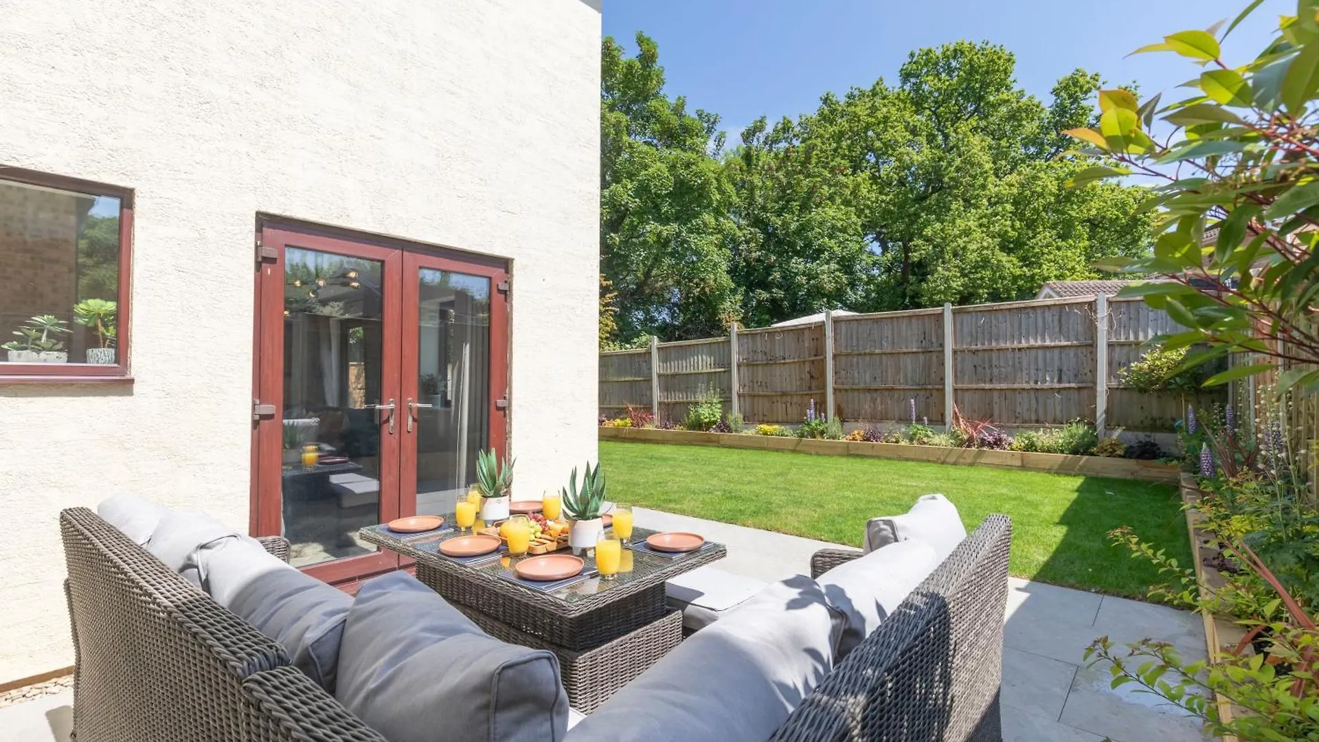 Stunning Five Bed Detached Home With Hot Tub Golden Valley Holiday home